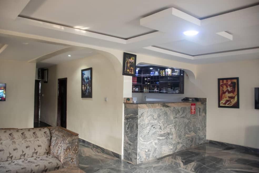 Kay Luxury Suites Uyo 外观 照片