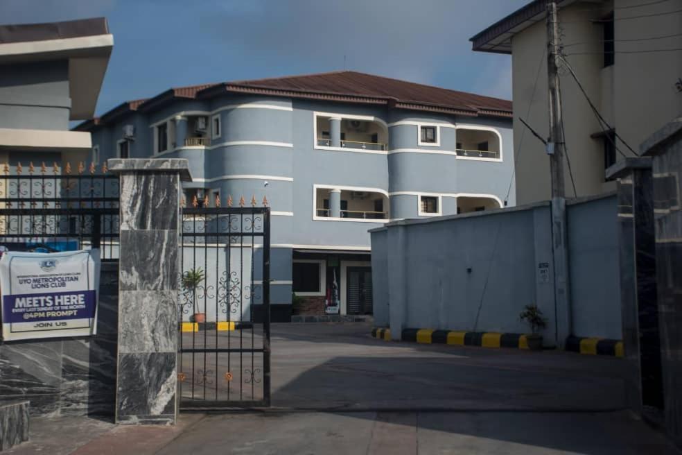 Kay Luxury Suites Uyo 外观 照片